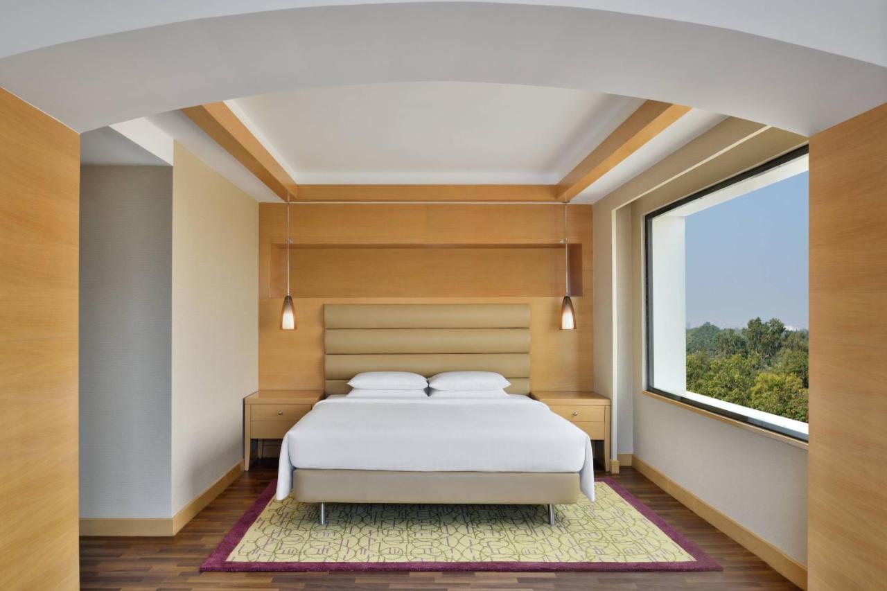 Courtyard By Marriott Chennai Otel Dış mekan fotoğraf