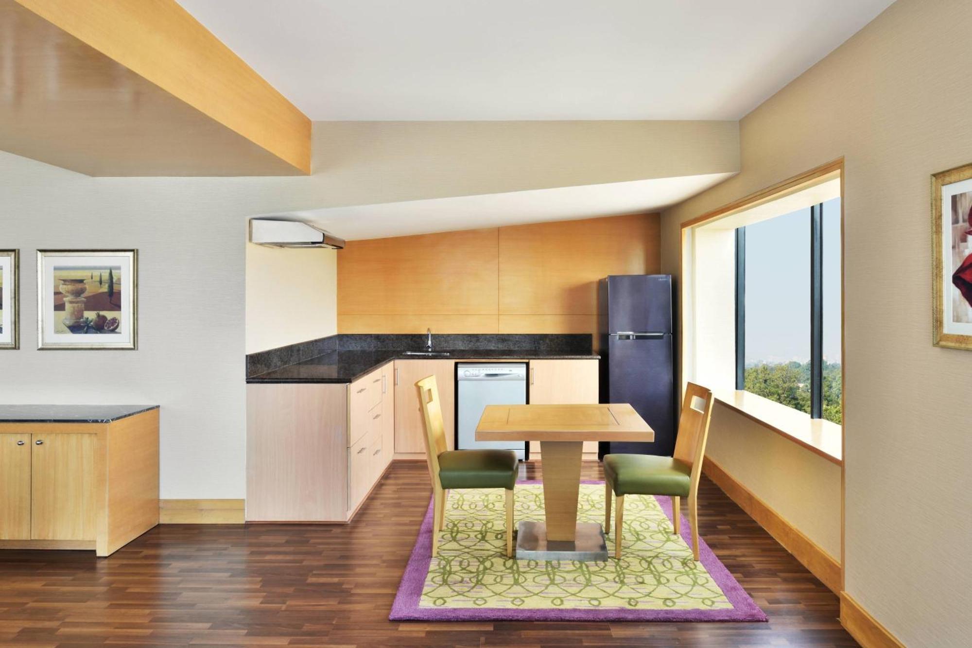 Courtyard By Marriott Chennai Otel Dış mekan fotoğraf