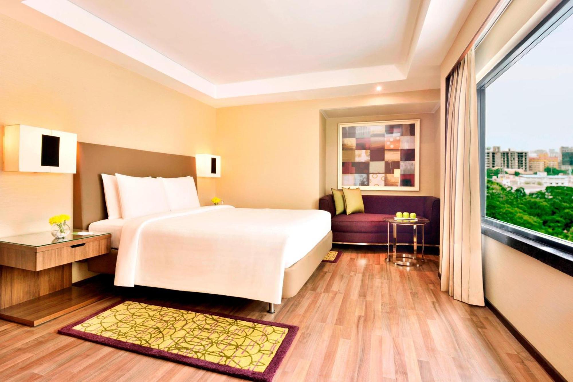 Courtyard By Marriott Chennai Otel Dış mekan fotoğraf