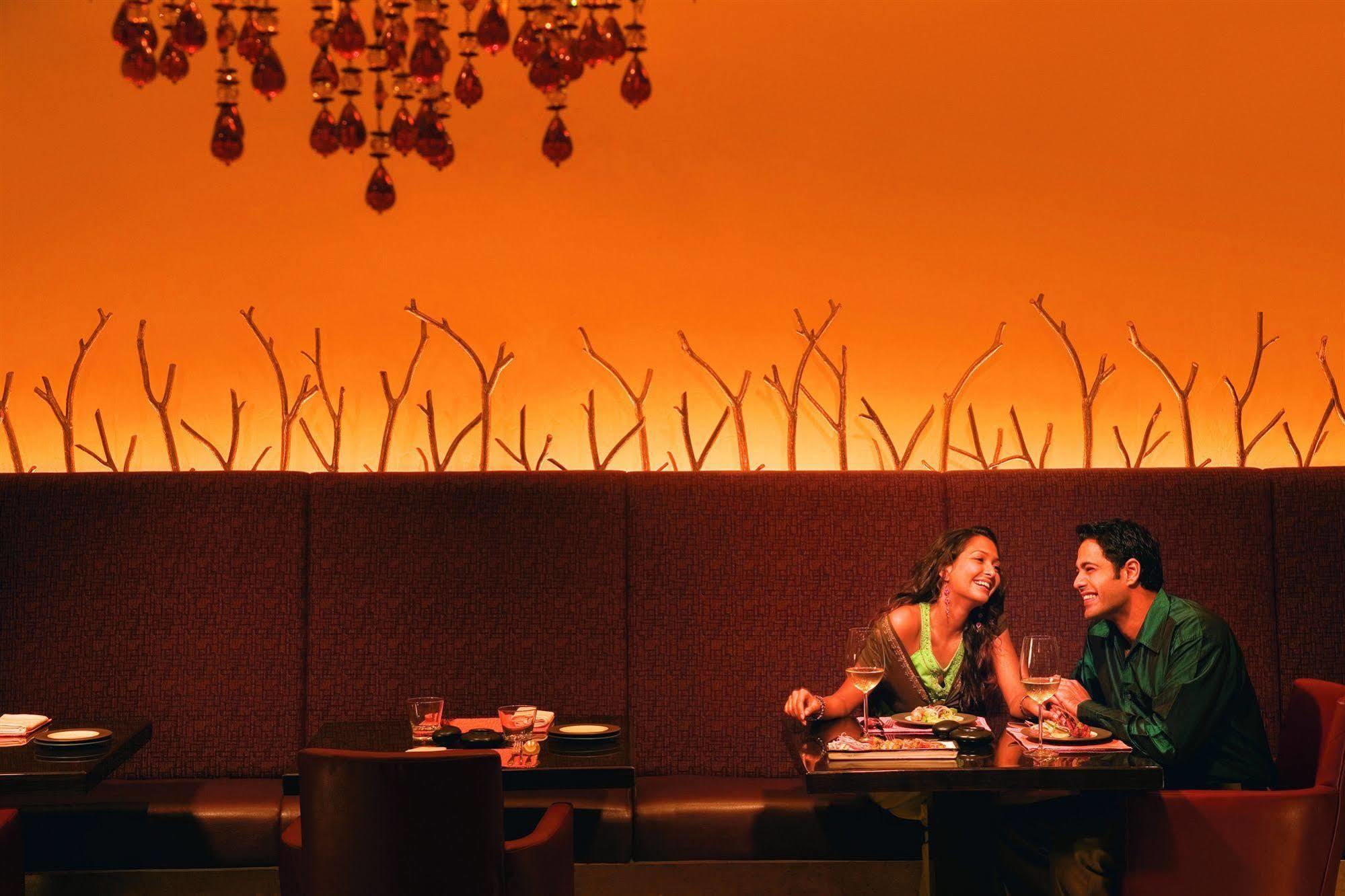 Courtyard By Marriott Chennai Otel Dış mekan fotoğraf